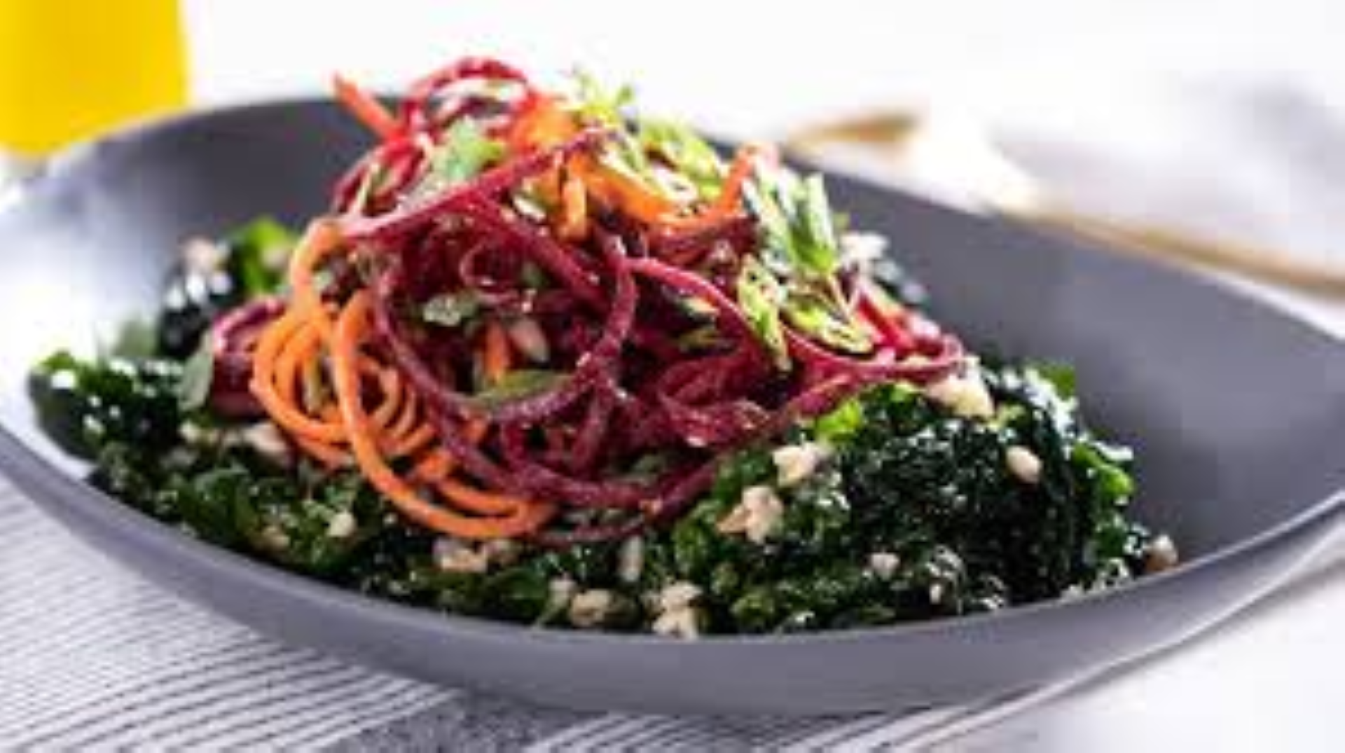FRESHLY SPIRALIZED BEETROOT & CARROT 200G